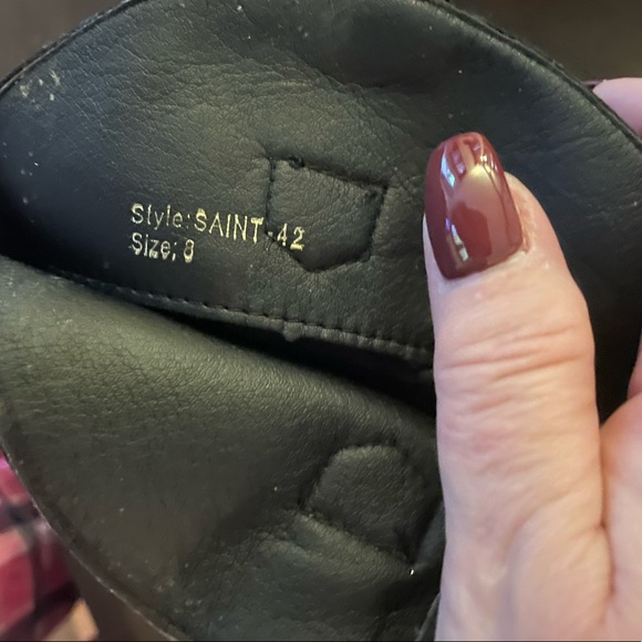 Women - Picture 6 of 8